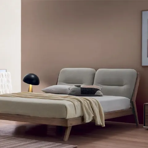 Letto moderno in legno con testiera in tessuto imbottito Sussurro di Le Fablier